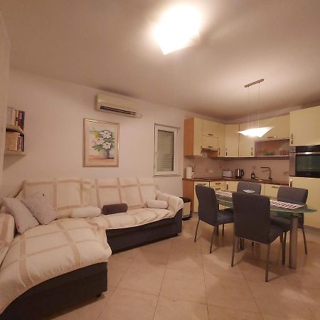 Appartamento Abbadessa Kaštela Esterno foto