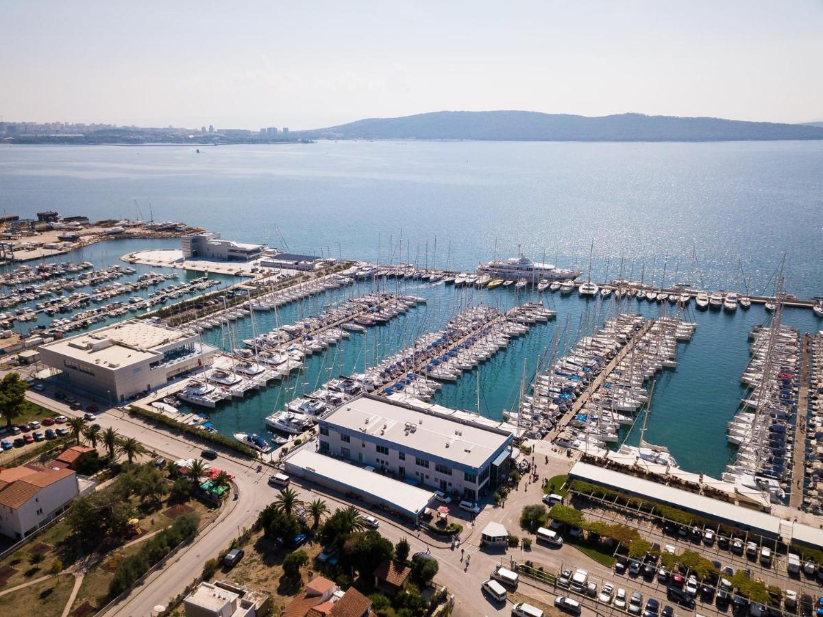 Appartamento Abbadessa Kaštela Esterno foto
