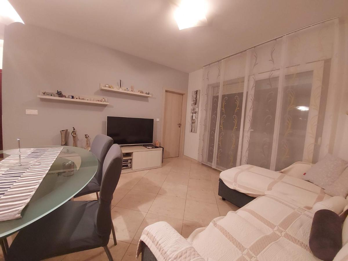 Appartamento Abbadessa Kaštela Esterno foto