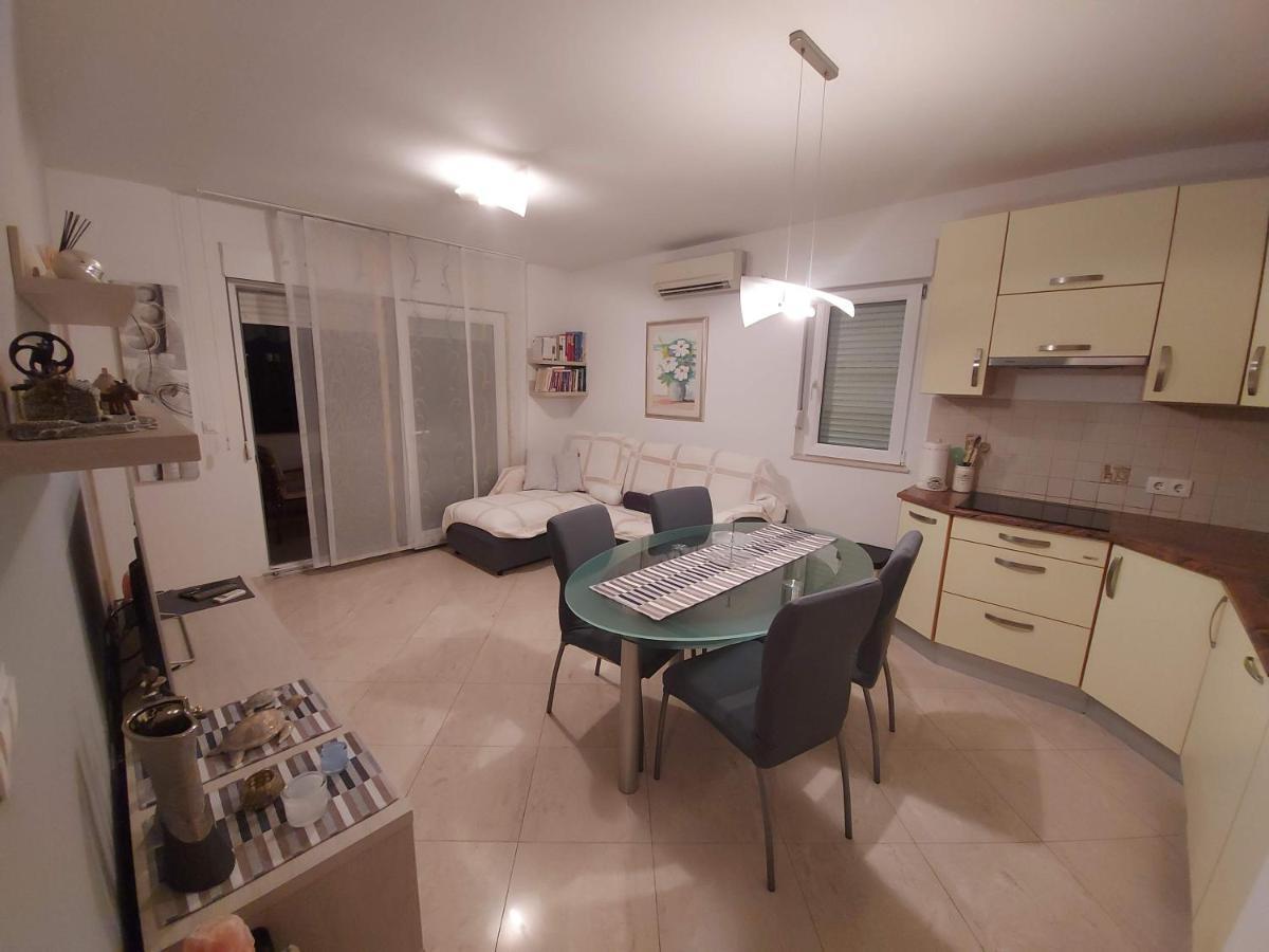 Appartamento Abbadessa Kaštela Esterno foto